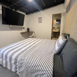 Room in Boutique Hotel! Perfect Location for 3!