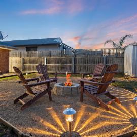 Spacious 3BR Family Home Near Hobart Airport & East Coast, hotel i Sorell