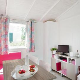 Mobil home avec terrasse, 2 chambres, cuisine équipée - API-1-52-763, hotel in Saint-Gildas-de-Rhuys