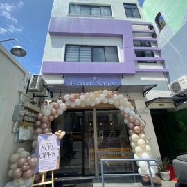 Home Stay Hotel, hotel i Canelar