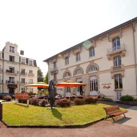 Garden & City Luxeuil Ex Le Métropole et Les Thermes、リュクスイユ・レ・バンのホテル