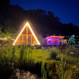 Cabane A-Frame Svinița, hotel a Sviniţa