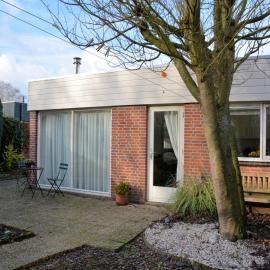 Bungalow in Noordwijkerhout near Lake, hotel in Noordwijkerhout