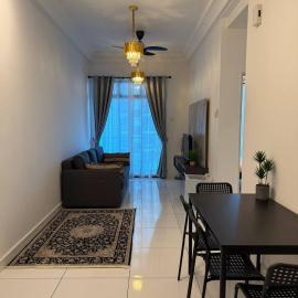 Paradigm Mall 1BR-Poolview-Netflix-WiFi by JB RelaX Homestay, hotel in Johor Bahru