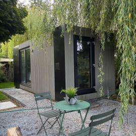 Containers aménagé au cœur des chants des grenouilles, מלון בהוטון