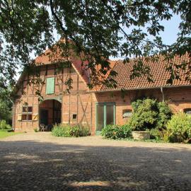 Spacious Apartment with Garden, מלון בLanglingen