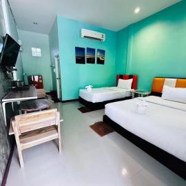 พี เค ซี รีสอร์ท, hotel u gradu 'Prakhon Chai'