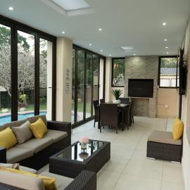Tranquil Cowies Hill Stay, hotel in Pinetown