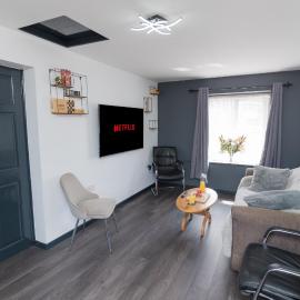 Home from Home 3-Bedrooms free parking Garden Sleeps up to 7