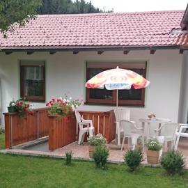 Ruhiges Apartment mit Sauna, Burggen