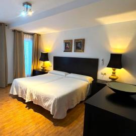 Hostal Tres Soles, hotel a Nerja