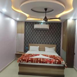 Hotel Regal Heights, hotel i Deoghar