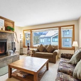 2 Bedroom Kirkwood Condo – Across the Street from Village condo, hotel in Kirkwood