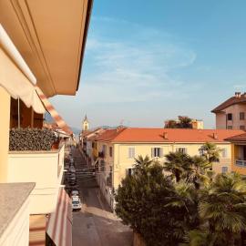 Aria Di Lago - Verbania Lago Maggiore، فندق في إنترا