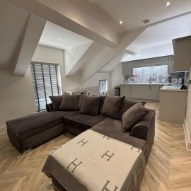 Modern Top Floor Aparment Near Beach Luxury, hotel a Crosby