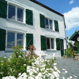 Beautiful and Authentic Cottage, hótel í Houffalize