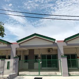 Homestay Ismail LEKIR, hotel u gradu Sitiavan