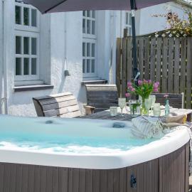 Elegant Manor House I Hot Tub I Near Rhosneigr