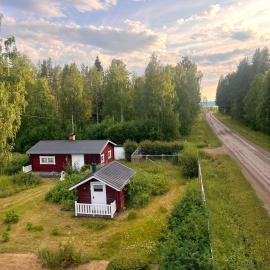 Vintage cabin - Sauna, grill, rural, close to lake & snowmobile trails, skiing, hotel v destinácii Boden