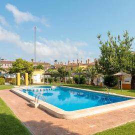 Pretty Bungalow With Private Garden, hotel Santa Polában