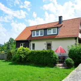 Ferienhaus in Stormbruch mit Terrasse，Stormbruch的飯店