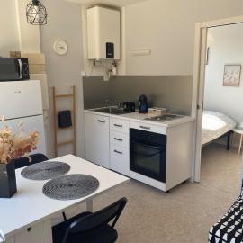Studio au coeur du village, готель у місті Отрив