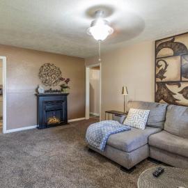 Spacious Home - Pet Friendly with Fenced Backyard