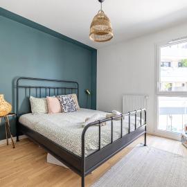 Modern Spacious flat with Terrace, Parking near Metro, hotel di Bagnolet