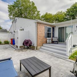 Cape May Quad w/ Grill - 7 Blocks to Beach!