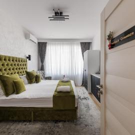 Eden Central Boutique Suites - Garden & Spacious Apartments