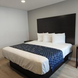 Casa Blanca Inn and Suites