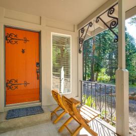 Forest Cabin by Crater Lake & Klamath Falls, hotel di Klamath Falls