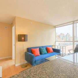 DT Condo Nice View 2 BDR & Bath at Robson Square