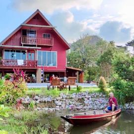 ในสวนรัตนมณีรีสอร์ท, hotel v destinaci Phatthalung