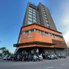 Pine Tree Hotel, hotel in Batu Pahat