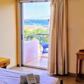 Hotel Galaxias, hotel din Áyioi Pándes
