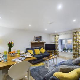 Woodmans Cottage is centrally located in the market town of Penrith, only 15 minutes from Lake Ullswater