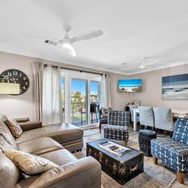 Beachside Villas 122- Sun for the Roses, hotel in Santa Rosa Beach