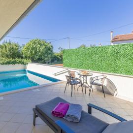 Casa Anika with Private Pool, hotell i Žminj