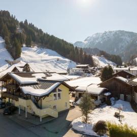Apartment in Hollersbach near Ski Lift