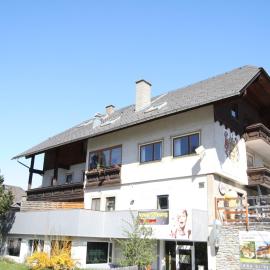 Apartment in Sankt Michael near Ski Slopes