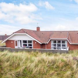 5 star holiday home in Ringkøbing, Hotel in Ringkøbing