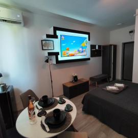 La Srour, hotel in Onești