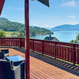 2 Bedroom Stunning Home In Foldfjorden, hotelli kohteessa Skogli