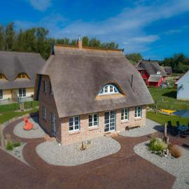 Exklusives Reetdachhaus mit Sauna in Rerik