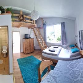 Przy Stawach Apartamenty&Agroturystyka, hotel a Pobiedna