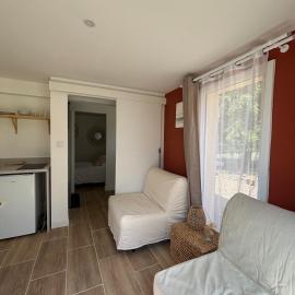 Maison, Hotel in Lamonzie-Saint-Martin