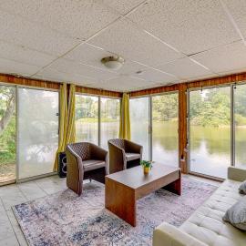 Cozy House on Meadowbrook Lake: Serene, Scenic!