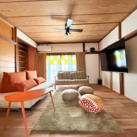 Cozy Private House, 3BR, 5Double Beds, 75inchTV, Free Parking, Tokyo Disney Land, Makuhari, Quiet, Vintage House Cortile of HIMAWARI, hotel v mestu Matsudo