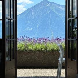 Amazing Lake Views-Cozy Retreat-King Bed, hotel u gradu Aeschlen